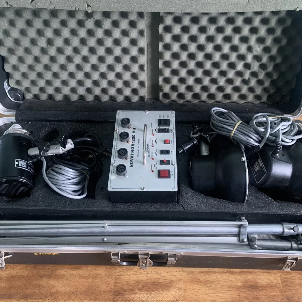 Novatron 1200 VR 4-Head Flash Strobe Light Kit - 3 Lights,  Stands, READ TESTED